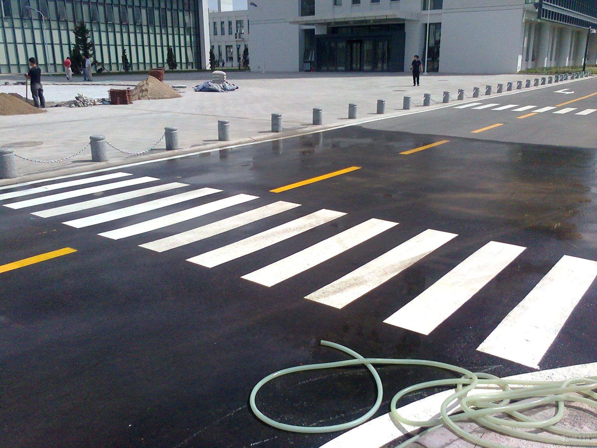 道路路面划线案例1